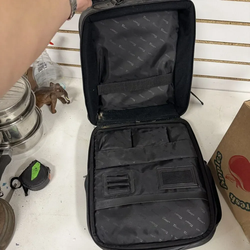 Targus CLC1 Top Grain Leather Laptop Backpack W/Pockets, Straps, Divider 15-16
